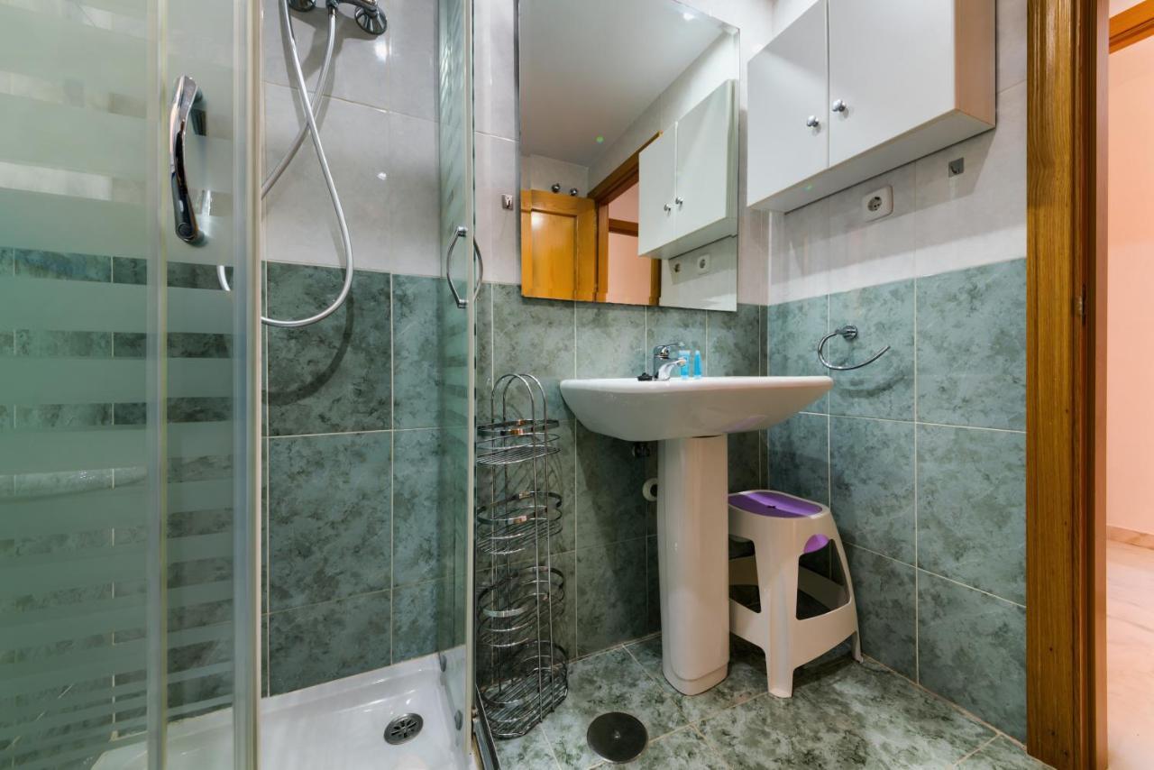 Holidays2Malaga Ayala 450 Mts From Beach & Terrace Exterior foto